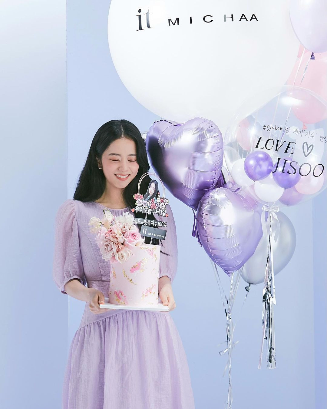 Vừa mời Jisoo làm nàng thơ, nhãn hàng thời trang này đã bị netizen chê bai vì sửa ảnh quá đà ảnh 1