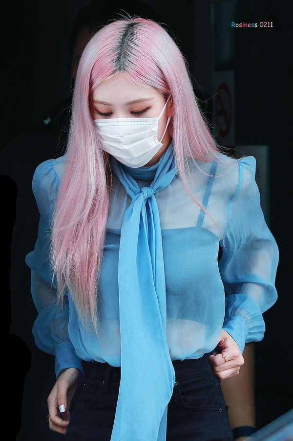 BLACKPINK có tuyệt chiêu gì để diện đồ siêu xuyên thấu mà không hề phô phang? ảnh 8