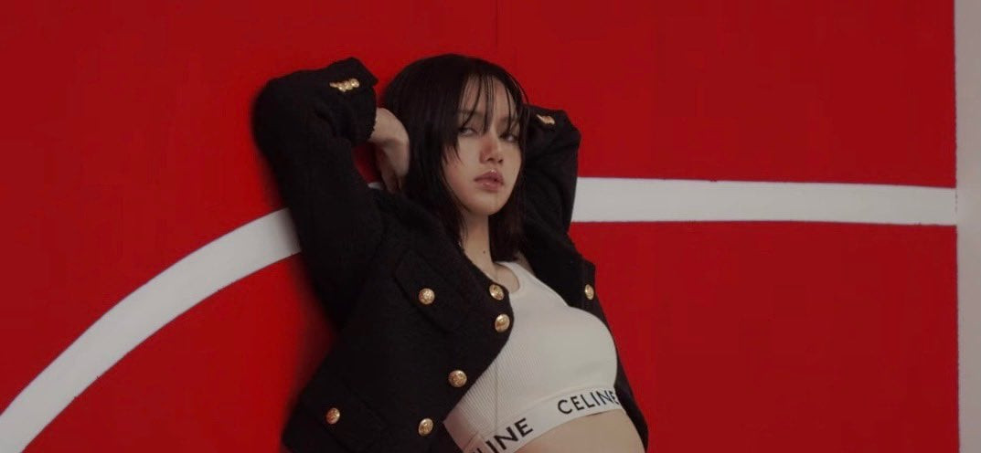 So Hee đúng là “tiểu tam đẹp nhất xứ Hàn”, đụng hàng Lisa vẫn không hề kém cạnh ảnh 2