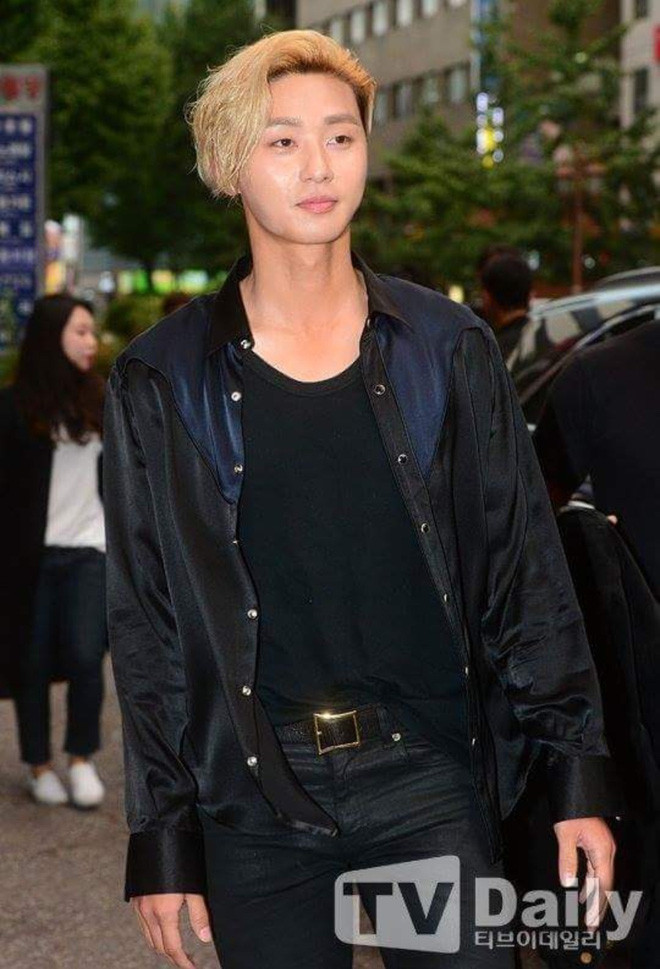 Cứ bảo tóc dài lãng tử nhưng loạt nam thần xứ Hàn đã “toang” vì style “ông chú” này ảnh 7
