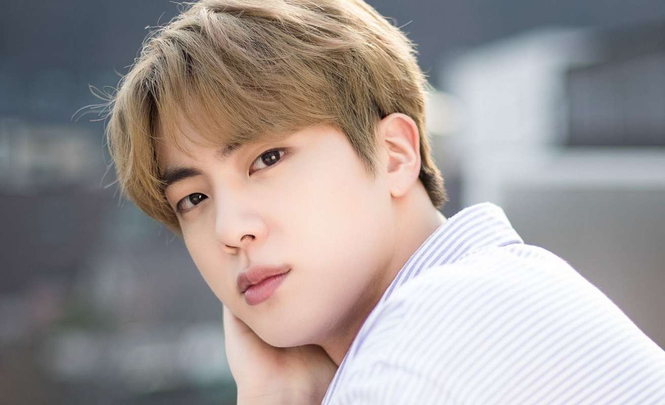 Jin (BTS) đâu chỉ có ngoại hình đạt chuẩn visual, mà trái tim còn đẹp hơn ảnh 1
