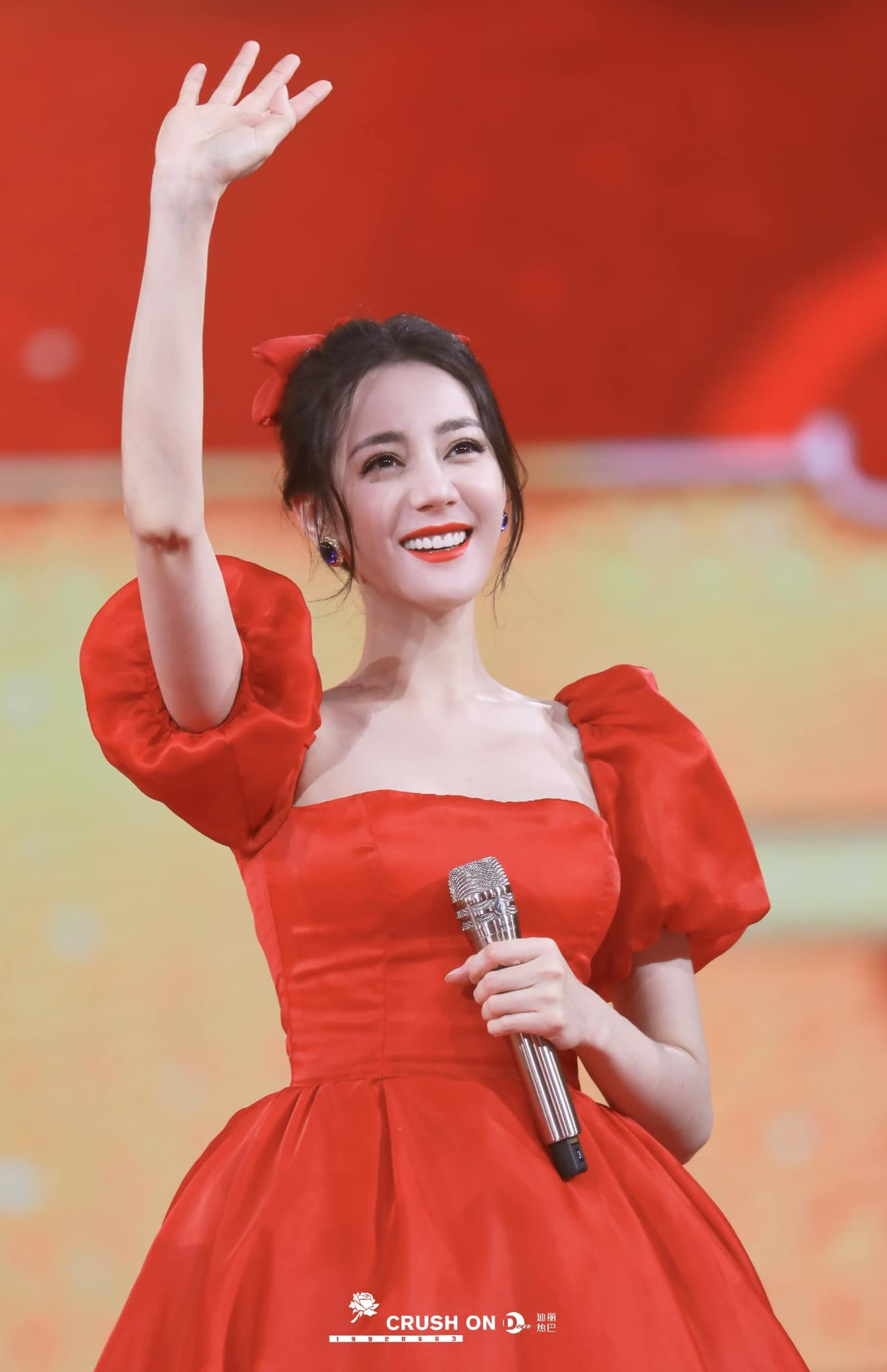 Nổi tiếng nhờ vẻ đẹp lai nhưng Địch Lệ Nhiệt Ba vẫn mất điểm vì điều đặc biệt này ảnh 5