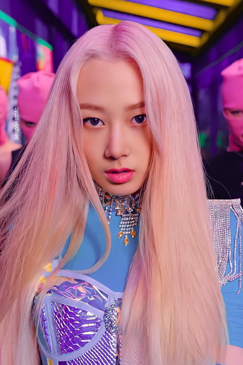 Lấn lướt MC trên show truyền hình, vì sao Giselle (aespa) không bị netizen “ném đá“? ảnh 1