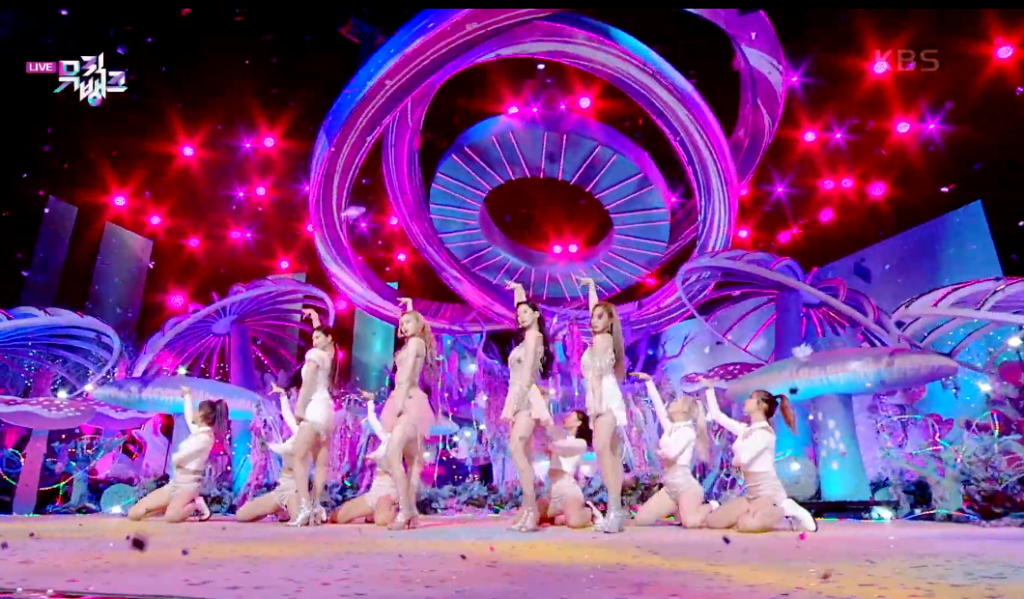 Netizen phát hiện một điểm khiến sân khấu debut của aespa khác hẳn các nhóm nữ SM khác ảnh 7