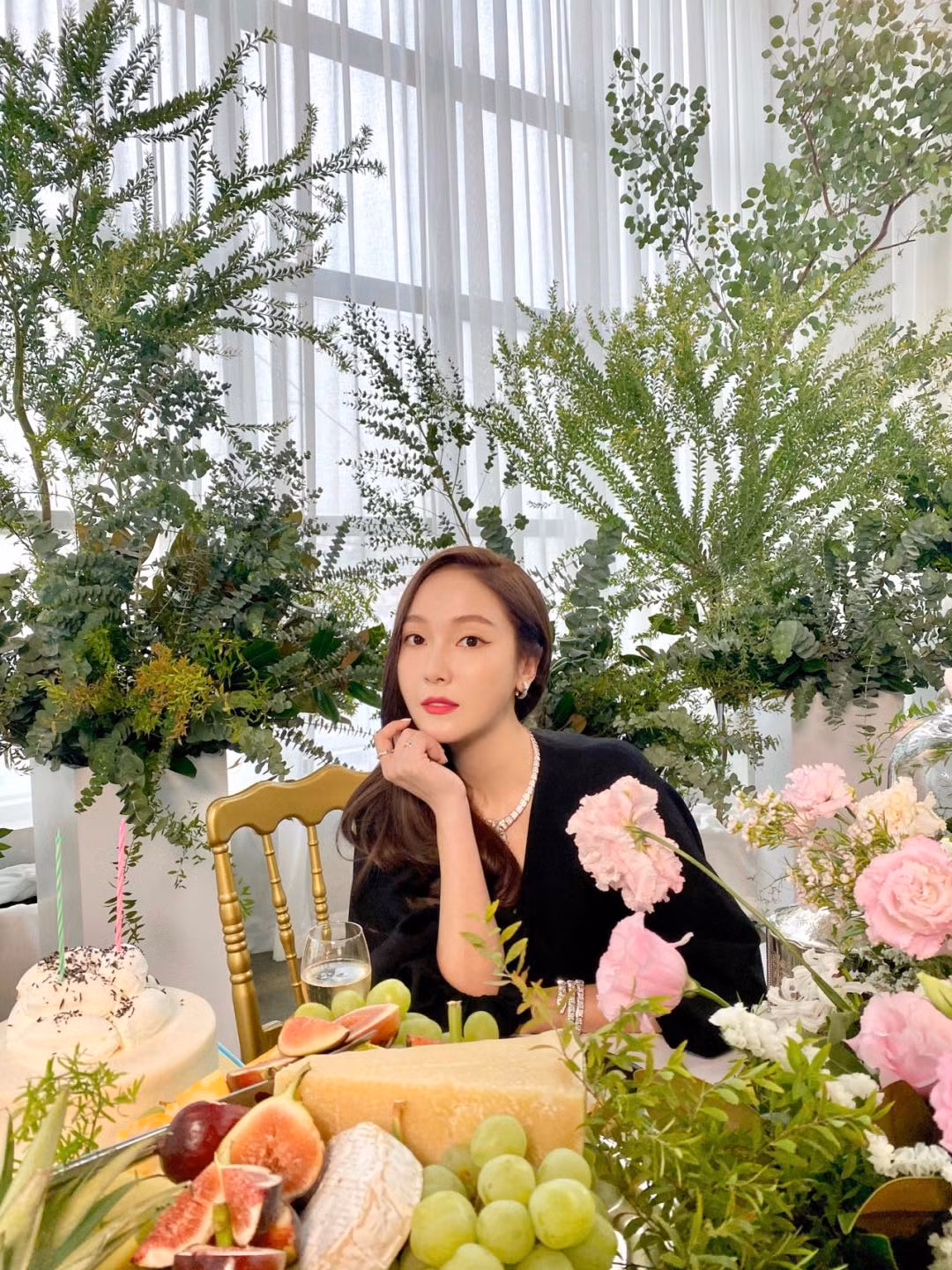 Idol khác rời xa SM Ent là bão tố, Jessica chia tay SM Ent thì thành đại gia K-Biz ảnh 3