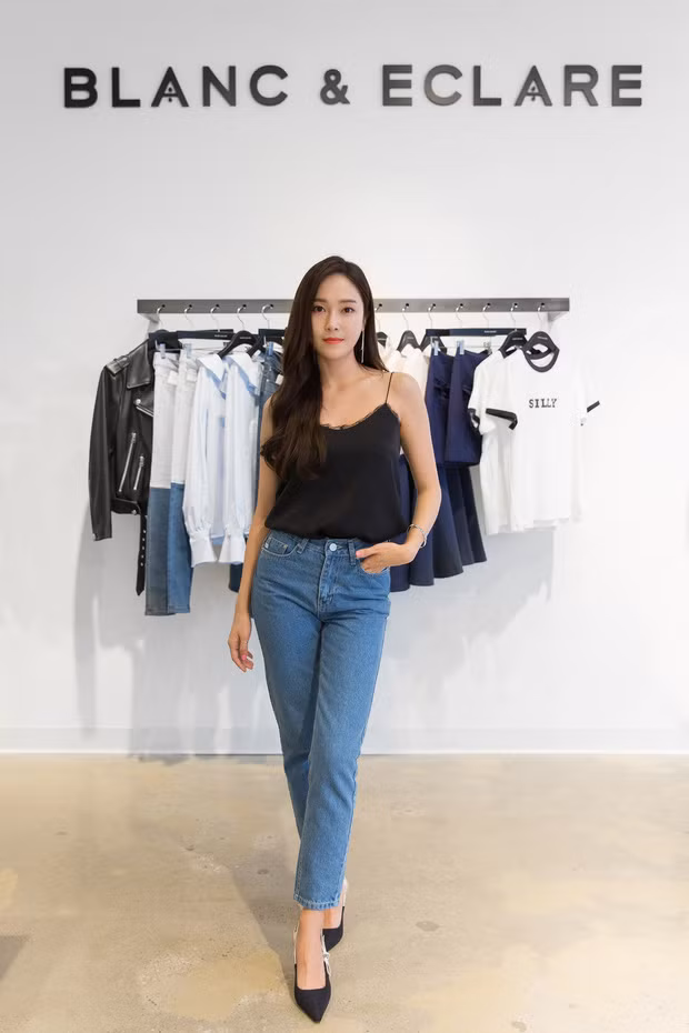 Idol khác rời xa SM Ent là bão tố, Jessica chia tay SM Ent thì thành đại gia K-Biz ảnh 2