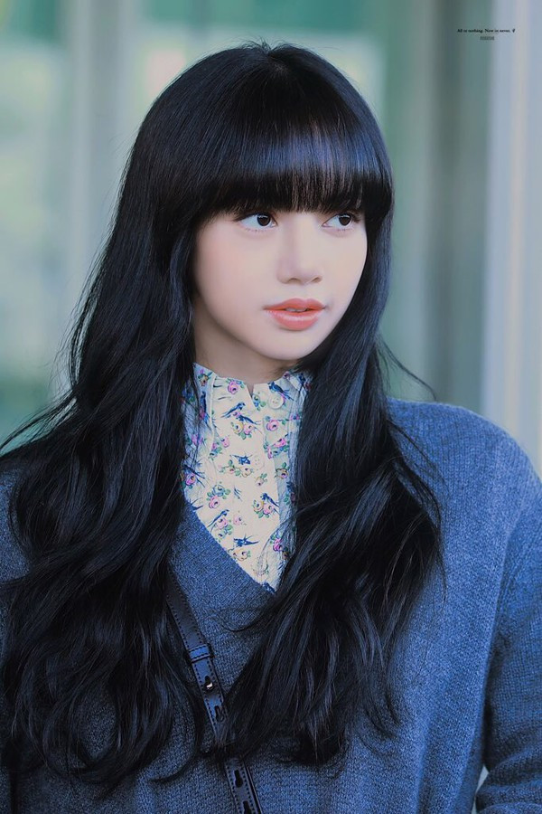 Chỉ có thể là Lisa: Thả nhẹ bức ảnh “không tóc mái” cũng leo thẳng lên Top Trending ảnh 5