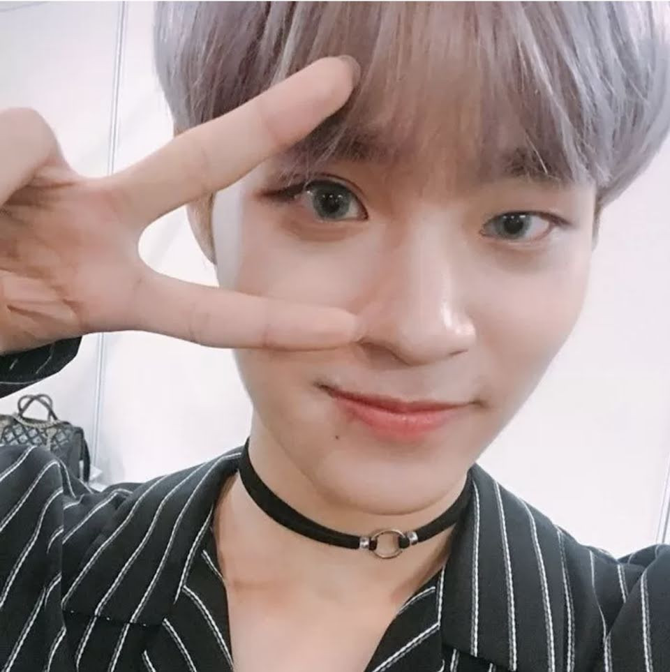 Ngạc nhiên chưa, nhiều “tường thành sắc đẹp” K-Pop hóa ra lại sở hữu “mắt nổ mắt xịt” ảnh 4