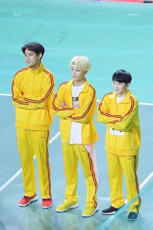 Khi “bé hạt tiêu” gặp “người khổng lồ” thì K-Pop có những màn dở khóc dở cười ảnh 6