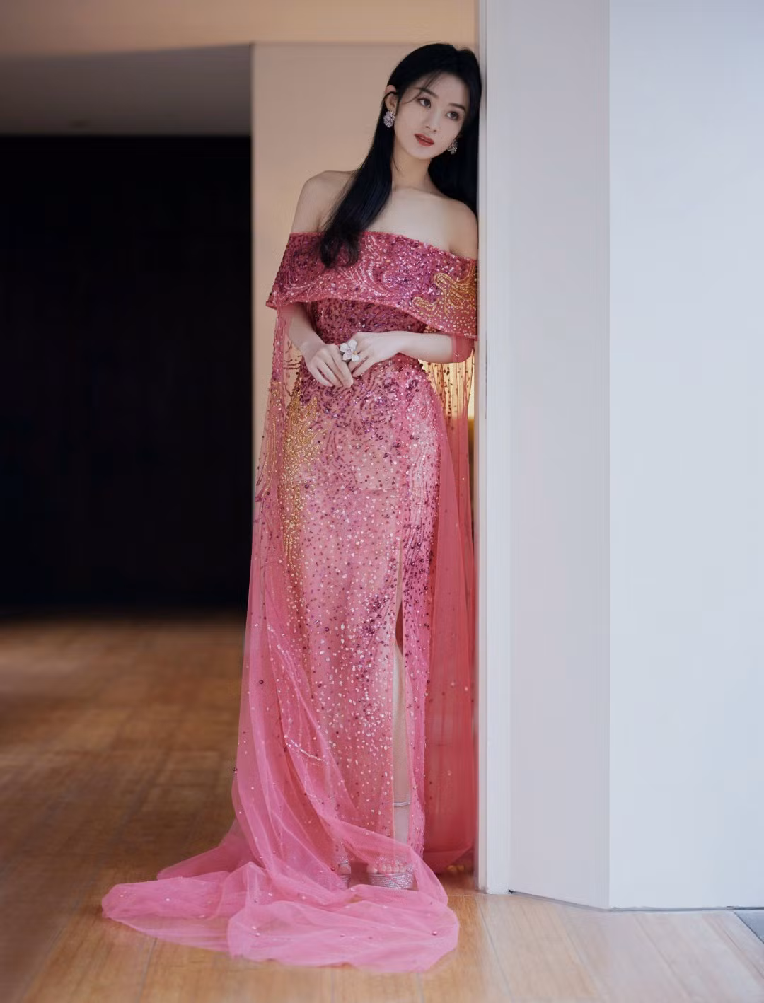 Triệu Lệ Dĩnh thăng hạng nhan sắc, được khen "đẹp như tiên tử" là nhờ nhân vật bí ẩn này ảnh 5