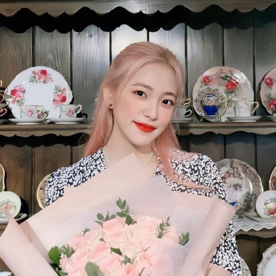Nhìn Yeri (Red Velvet) trả lời câu hỏi siêu khó từ fan, netizen đều khâm phục EQ của idol K-Pop ảnh 2