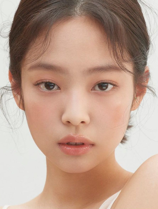 Sau tất cả, netizen đã tìm ra lý do khiến Jennie (BLACKPINK) bỏ tóc mái sẽ xinh hơn ảnh 3