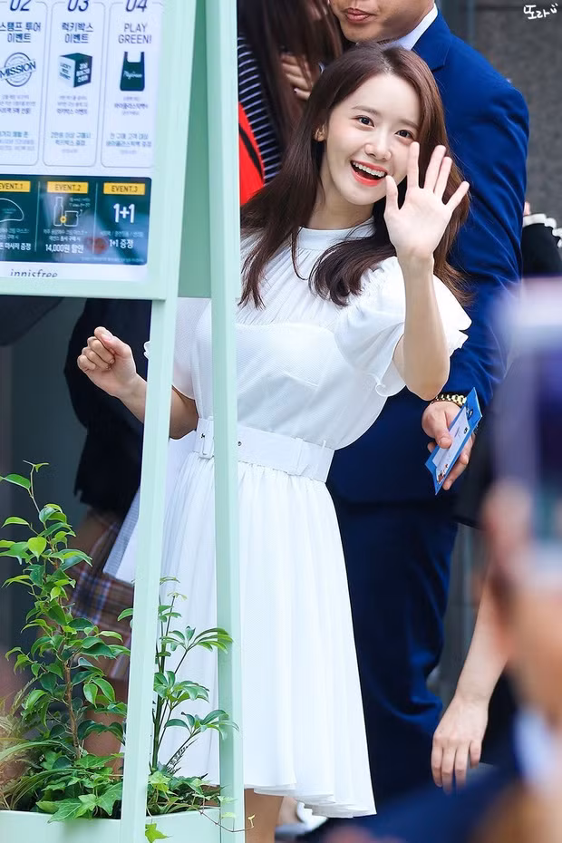 Một bọng mắt lớn hai số phận: Yoona được khen còn Jisoo (BLACKPINK) lại bị bảo kém sắc ảnh 2