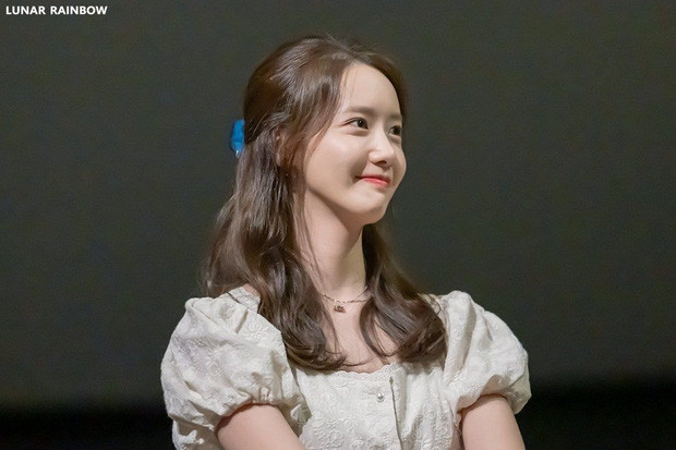 Một bọng mắt lớn hai số phận: Yoona được khen còn Jisoo (BLACKPINK) lại bị bảo kém sắc ảnh 4