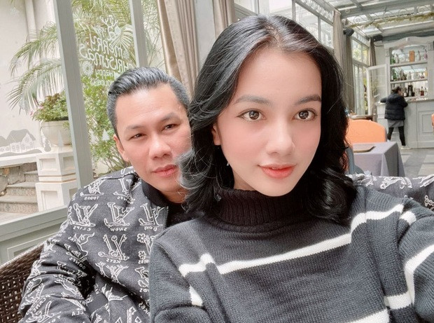 Còn chồng cũ của Lệ Quyên thì đang thân thiết với Cẩm Đan Hậu ly hôn, ca sĩ Lệ Quyên và chồng cũ trở thành cặp đôi gây ồn ào nhất showbiz Việt ảnh 3