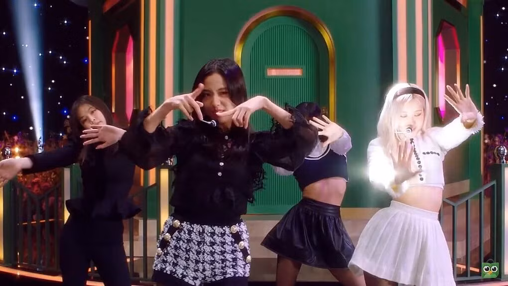 BLACKPINK lên đồ đối lập: Rosé nổi bật Jennie chìm nghỉm, stylist có ý đồ gì đây? ảnh 5