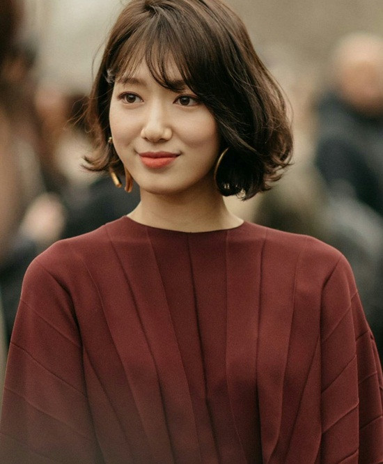 NÓNG: IU vô tình vướng thị phi khi dẫn đầu bảng nữ diễn viên Hàn xinh đẹp nhất ảnh 4