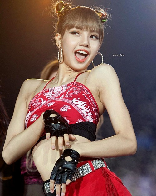 Không ngờ Suzy lại mắc phải lỗi trang phục cơ bản này trong show diễn quan trọng ảnh 7