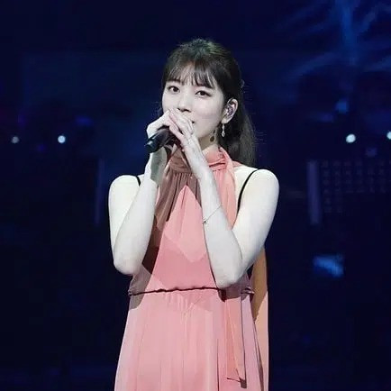 Không ngờ Suzy lại mắc phải lỗi trang phục cơ bản này trong show diễn quan trọng ảnh 5