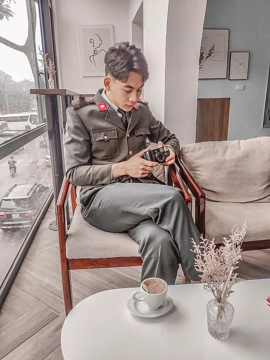 “Chiến sĩ soái ca” Phùng Thế Văn: Đã trót yêu thì mọi tiêu chí đều vô nghĩa cả ảnh 1