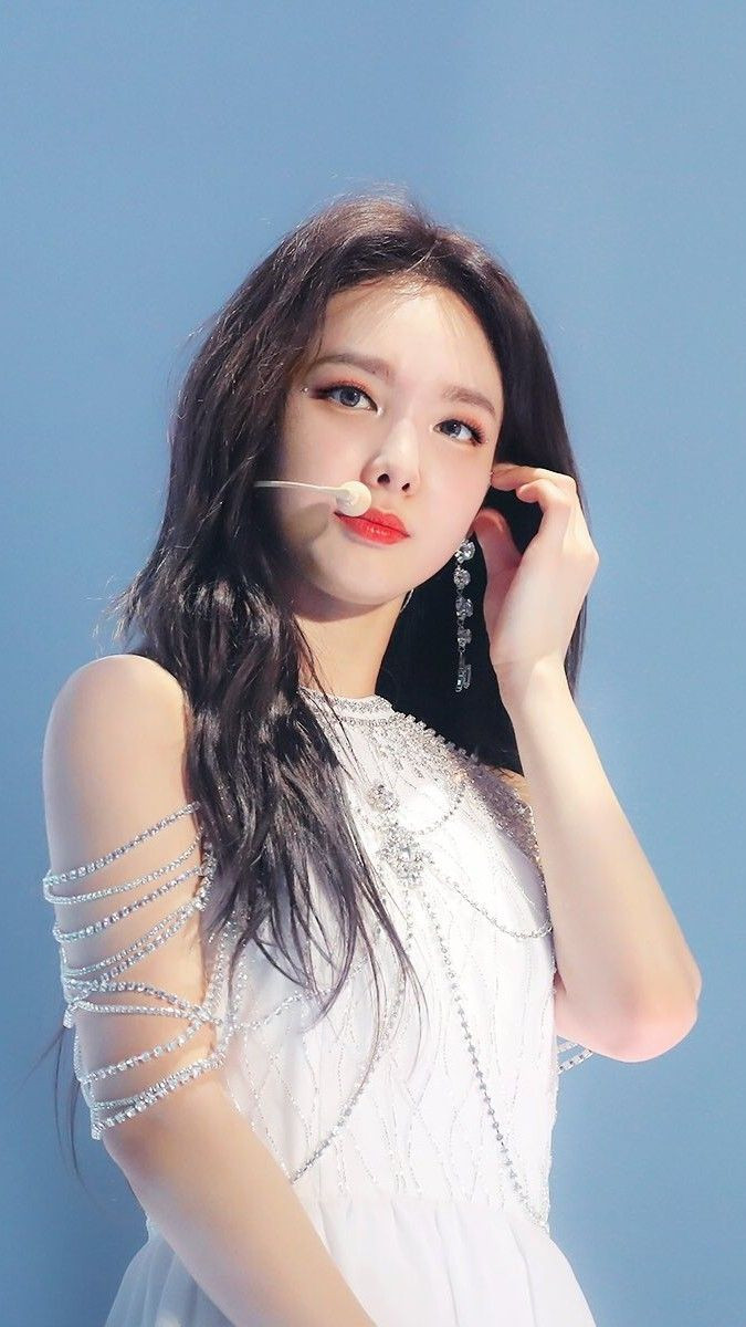 Nayeon (TWICE) luôn đáng yêu khi ở trên sân khấu Bạn muốn trở thành center của một nhóm nhạc? Phải đạt tận 5 tiêu chí này mới được ảnh 3