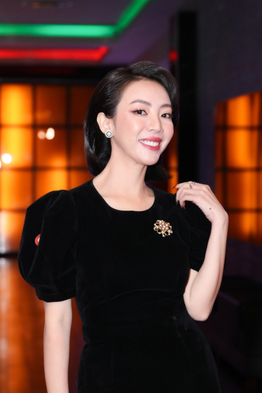 Chia tay chị Mười Ba cá tính, Thu Trang hóa quý cô kiêu kỳ chứng tỏ “ai rồi cũng khác” ảnh 3