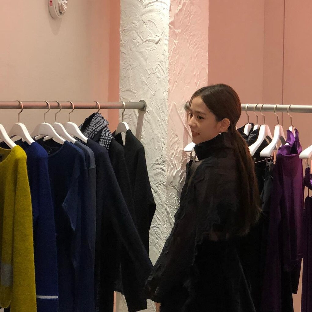 Cả rừng đèn flash cũng không thể “dìm hàng” chị cả BLACKPINK: Đơn giản vì Jisoo quá đẹp! ảnh 8