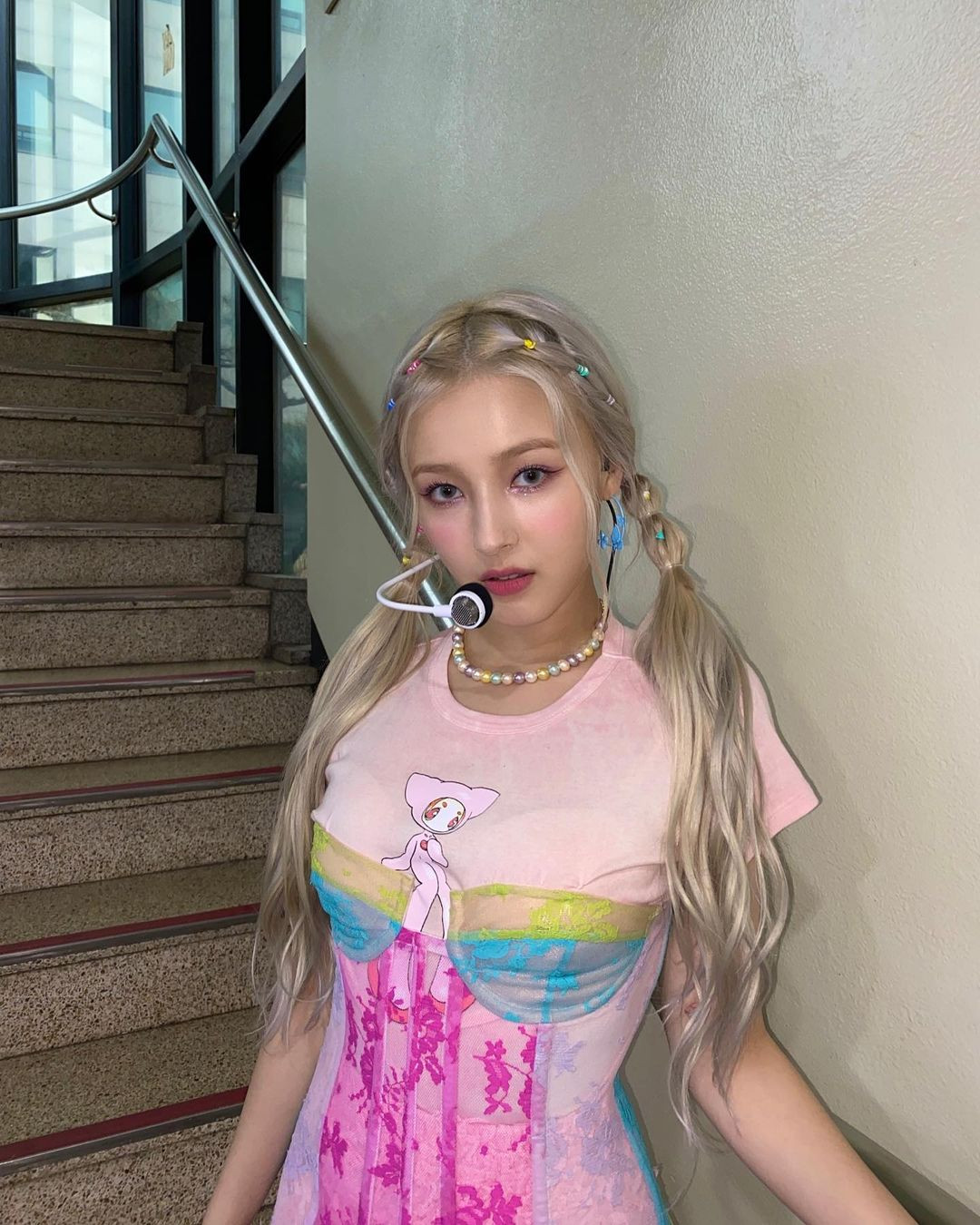 Nhìn Nancy mặc corset sai quá sai mà netizen nhắn nhủ “Sao không học hỏi BLACKPINK?“ ảnh 2