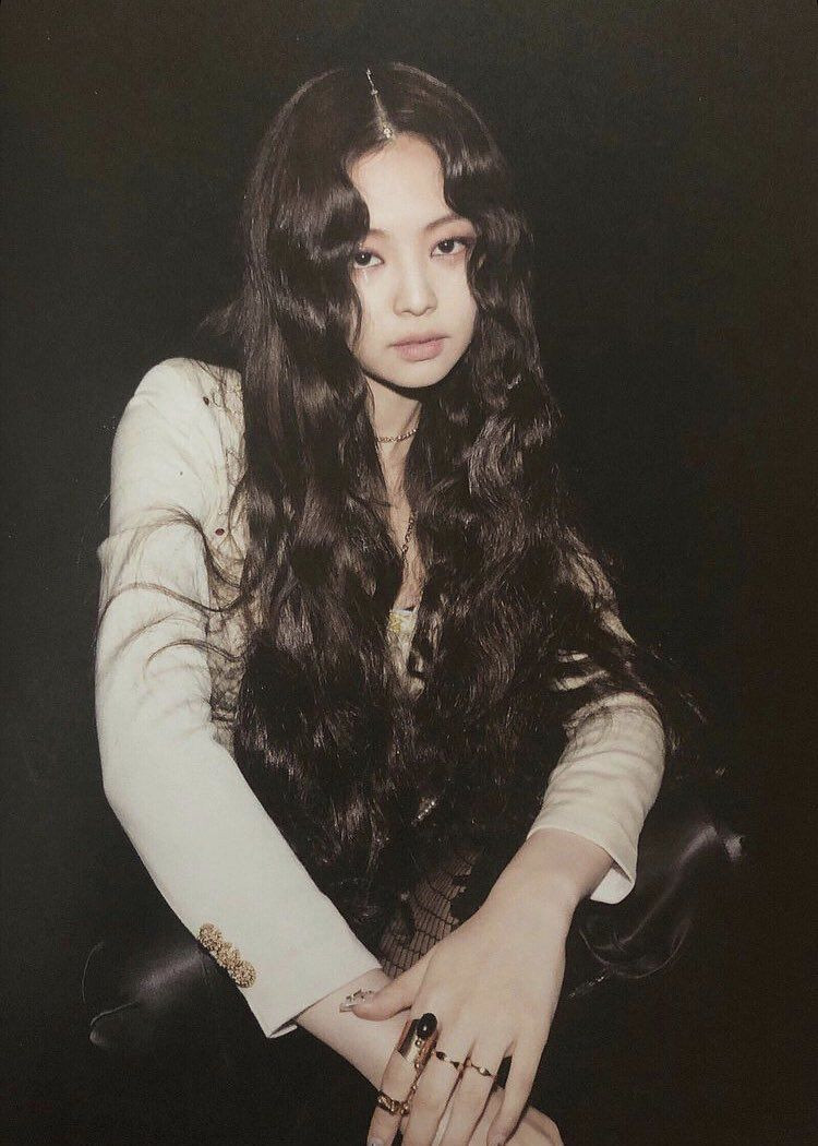 So kè nhan sắc các cô gái BLACKPINK khi để tóc xoăn: Khí chất cực khác biệt! ảnh 6