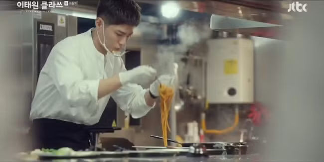 Tập cuối của “Itaewon Class” đã lên sóng và mọi người chỉ bàn tán hai chuyện này ảnh 4