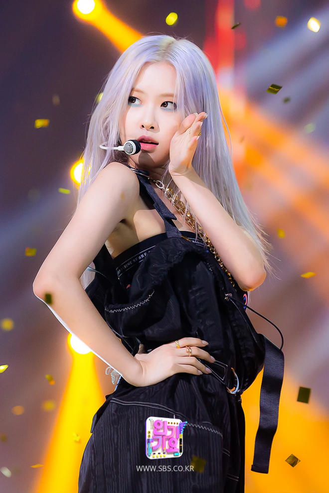 Không phải stylist của BLACKPINK, người chọn màu tóc tím khói cho Rosé bất ngờ hơn nhiều ảnh 2