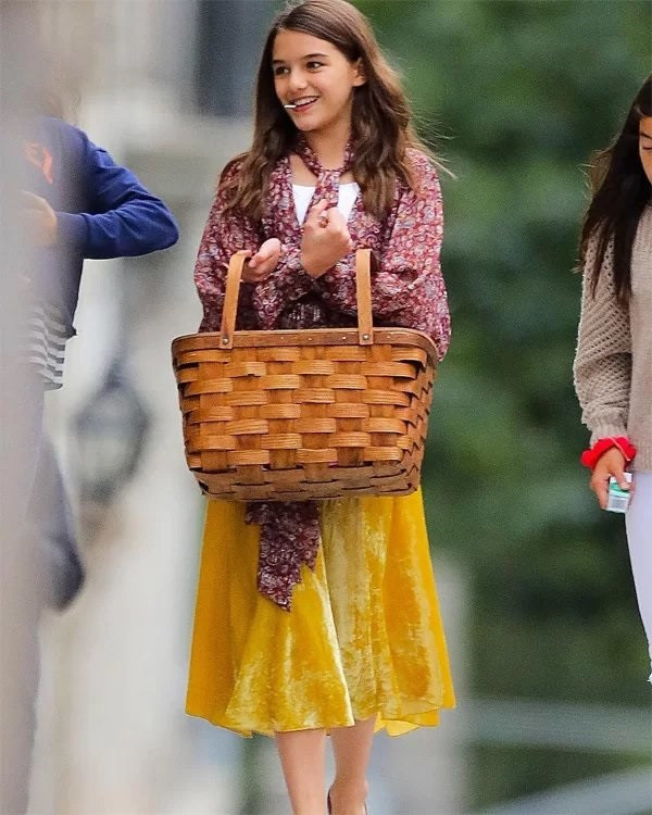 Suri Cruise: “Rich kid” kiêu sa ngày nào đã trở thành Lọ Lem giản dị mà hạnh phúc ảnh 9