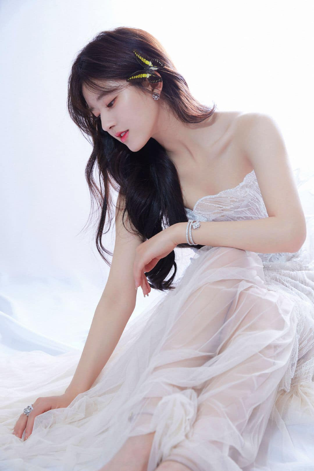 Sao Hoa ngữ ở đêm “Tinh Động Douyin“: Không ai mặc xấu, thần thái nhất là Triệu Lệ Dĩnh ảnh 6