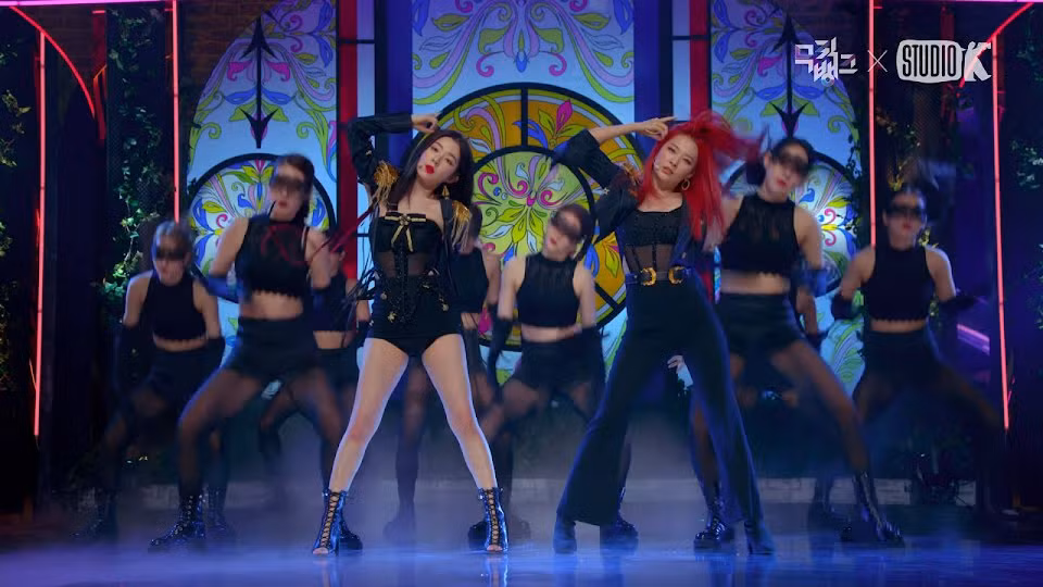 Người trong cuộc lần đầu tiết lộ sự thực về truyền thuyết “idol chỉ toàn mặc đồ diễn miễn phí” ảnh 3