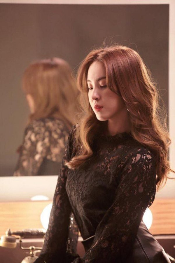 Tân binh số nhọ nhất K-Pop hóa ra lại là vũ công phụ họa của BLACKPINK ảnh 1