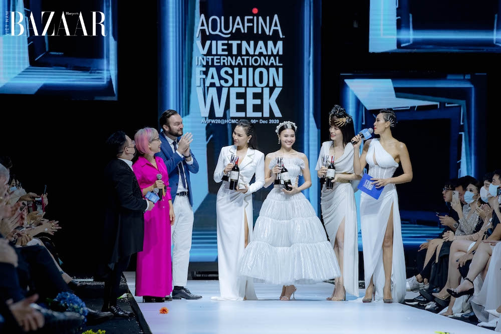 Hết nghi án “bờm tóc fake”, Lan Ngọc lại bị tố mặc váy nhái trong “đêm định mệnh” ảnh 5