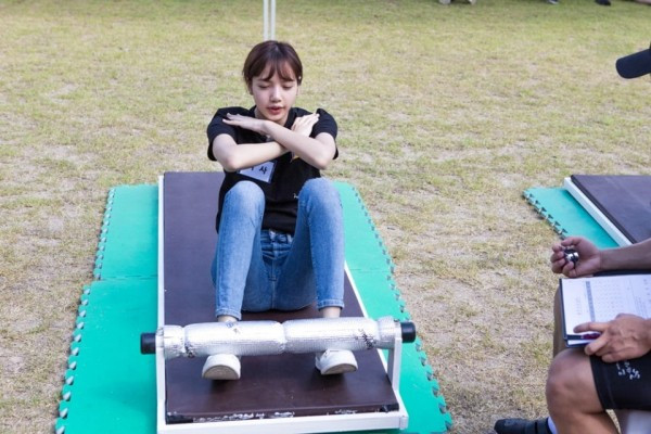 Nhìn lại Lisa (BLACKPINK) trong “Sao Nhập Ngũ” bản Hàn: Mặt mộc xinh xỉu, sức khỏe vô biên ảnh 2