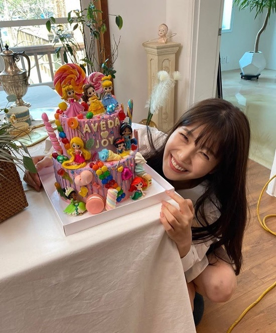 Sao Hàn 24H: Ahn Bo Hyun tham gia Running Man, Tzuyu chụp selfie tiến bộ vượt bậc ảnh 7