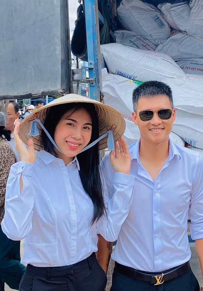 Kết thúc những ngày cứu trợ miền Trung, Thủy Tiên gây bất ngờ với hành động “chơi đẹp” này ảnh 3