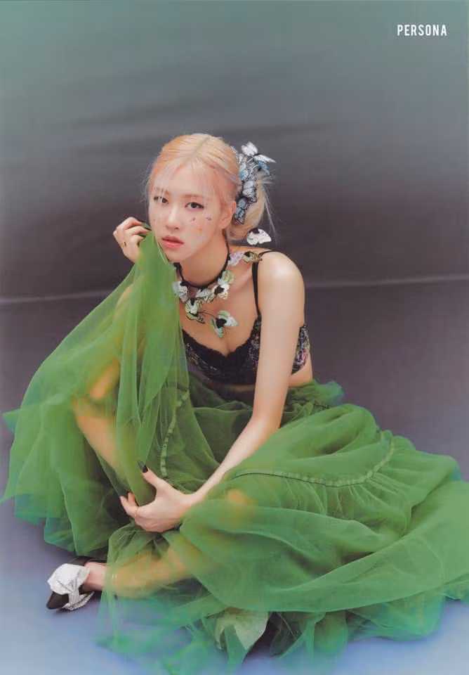Nhờ cùng một chiêu cắt sửa váy, Jennie và Rosé lại được netizen ngưỡng mộ tài phối đồ ảnh 2