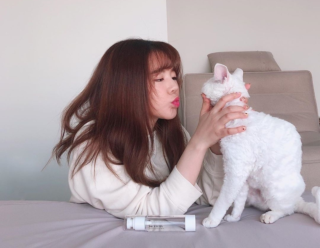 Sao Hàn 24H: Ngắm Johnny (NCT) ngủ nướng cưng “xỉu”, Jennie BLACKPINK khoe bụng phẳng lì ảnh 6