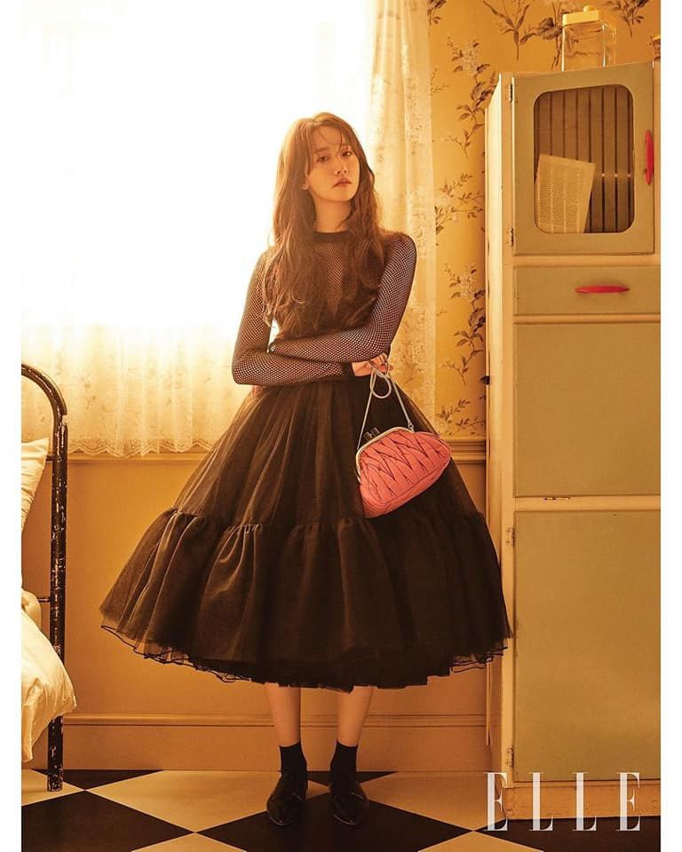 Yoona và Jang Won Young cùng trở thành “đại sứ Miu Miu”: Chị đại hay em út tỏa sáng hơn? ảnh 4