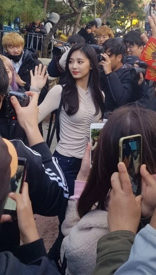 Những mỹ nhân không thể bị dìm hàng nhan sắc trong mọi hoàn cảnh: BLACKPINK, Suzy và ai nữa? ảnh 9