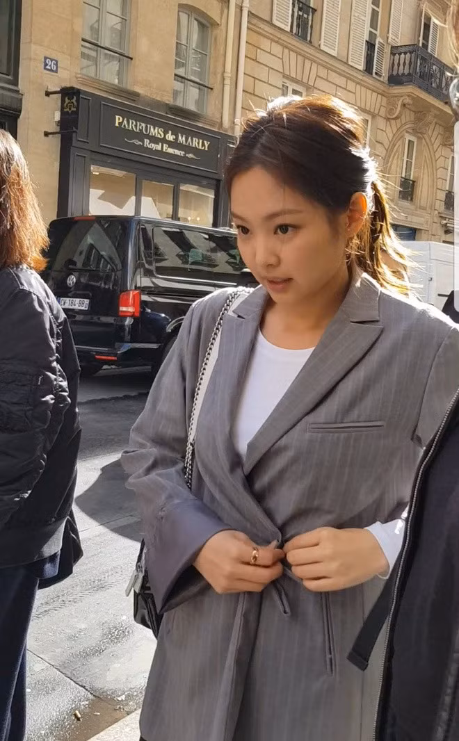Những mỹ nhân không thể bị dìm hàng nhan sắc trong mọi hoàn cảnh: BLACKPINK, Suzy và ai nữa? ảnh 2