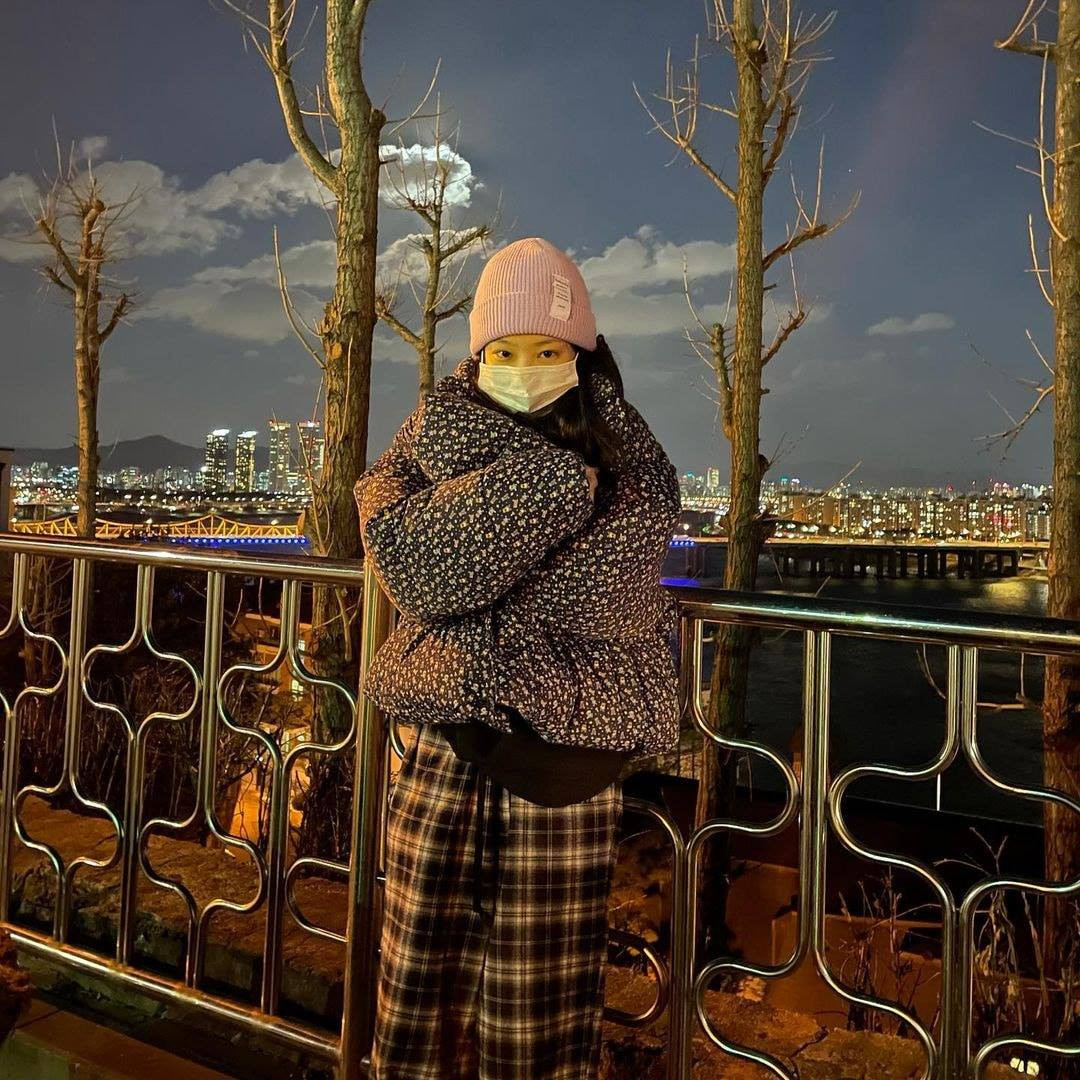 BLACKPINK đồng loạt lăng xê một chiếc quần, netizen truy tìm lai lịch thì càng bất ngờ hơn ảnh 3