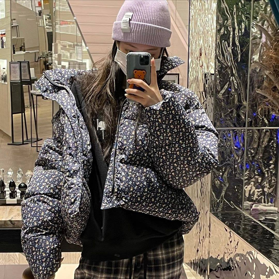 BLACKPINK đồng loạt lăng xê một chiếc quần, netizen truy tìm lai lịch thì càng bất ngờ hơn ảnh 2