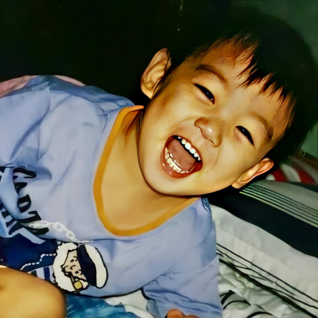 Chỉ “muốn bắt về nuôi” khi thấy loạt ảnh ngày bé “cưng muốn xỉu” của Jungkook (BTS) ảnh 5