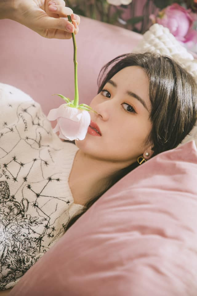 Liên tục đụng hàng Triệu Lệ Dĩnh từ phim ra đời, Viên Băng Nghiên đang muốn “ké fame” đàn chị? ảnh 8