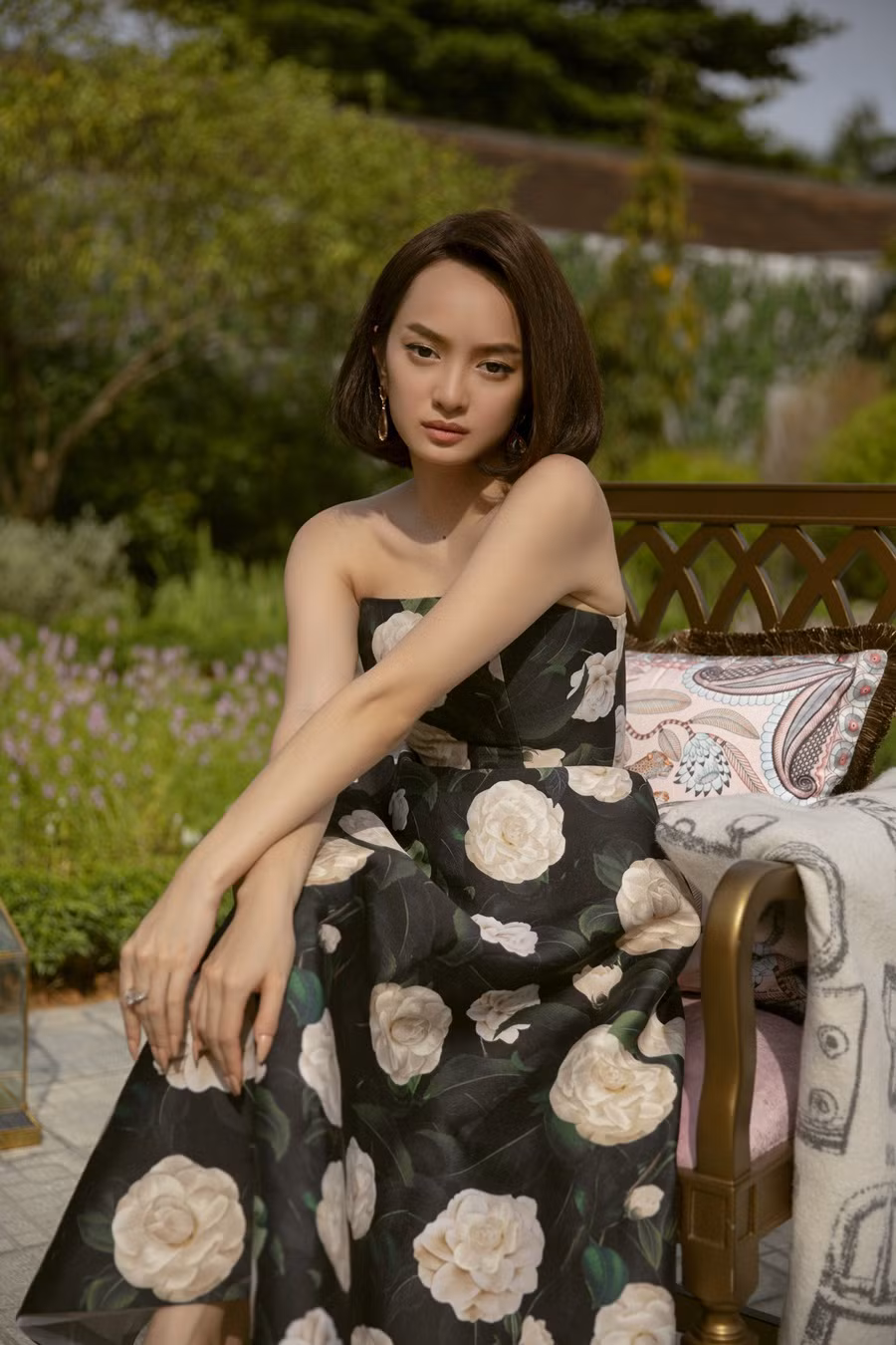 Choáng ngợp với tủ đồ của “tiểu thư siêu giàu” Kaity Nguyễn trong “Gái Già Lắm Chiêu V” ảnh 7