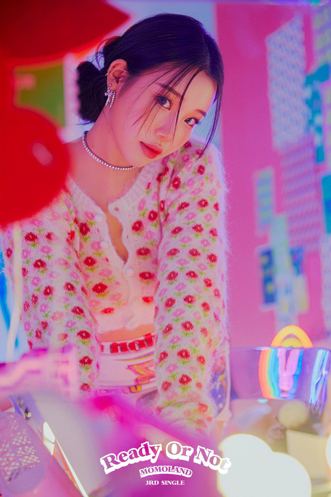 MOMOLAND: Tới lượt Nancy chọn sai kiểu tóc, JooE “dậy thì thành công“? ảnh 6